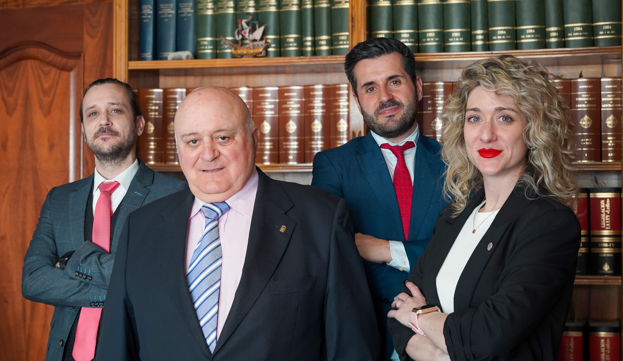 Fotografía del equipo profesional de abogados de Rodríguez Abogados, especializados en asesoría legal
