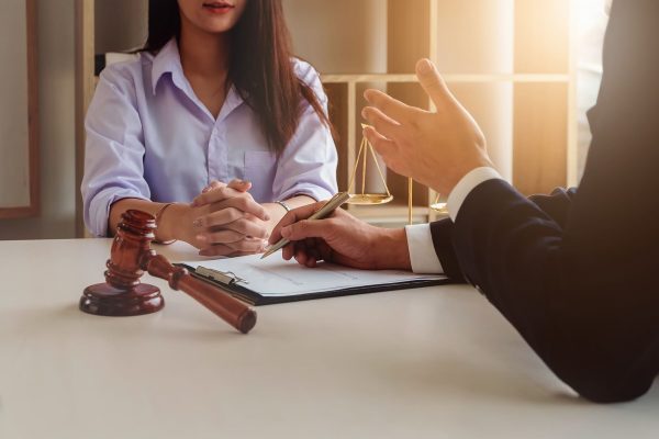 Servicios legales integrales de Rodríguez Abogados en León Equipo de abogados profesionales ofreciendo servicios legales en León